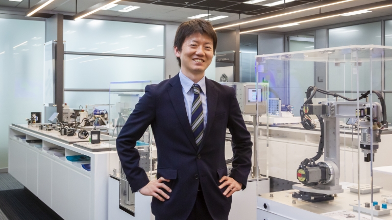 Hiroshi Yamakoshi, หัวหน้าฝ่ายวางแผนผลิตภัณฑ์ ฝ่ายวางแผนผลิตภัณฑ์ ฝ่ายขาย บริษัท โอเรียนเทัล มอเตอร์