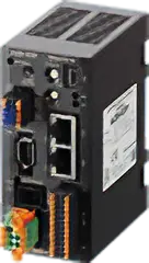 แผงด้านหลังของอุปกรณ์ควบคุมอุตสาหกรรม มีพอร์ตสื่อสารหลายประเภท (Ethernet, USB, 
เทอร์มินัลบล็อก) และขั้วต่อสายไฟ